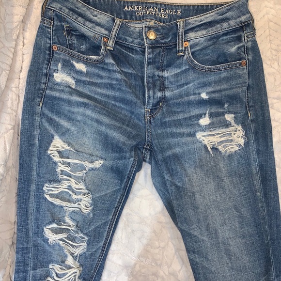 Women’s American Eagle Jeans - Picture 2 of 6
